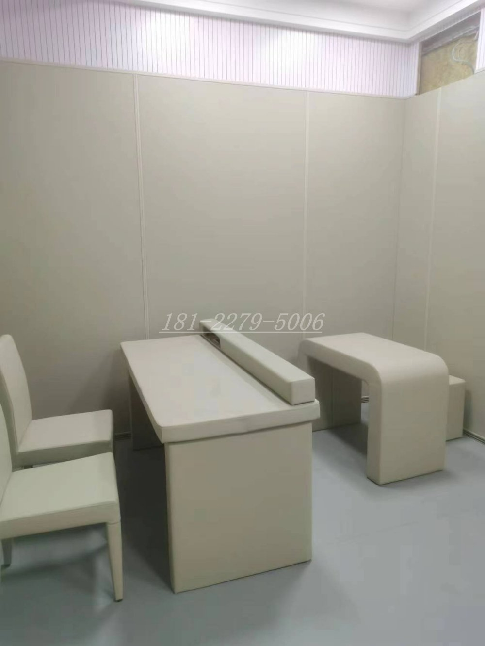 預(yù)審室內(nèi)墻面包裹防止撞墻